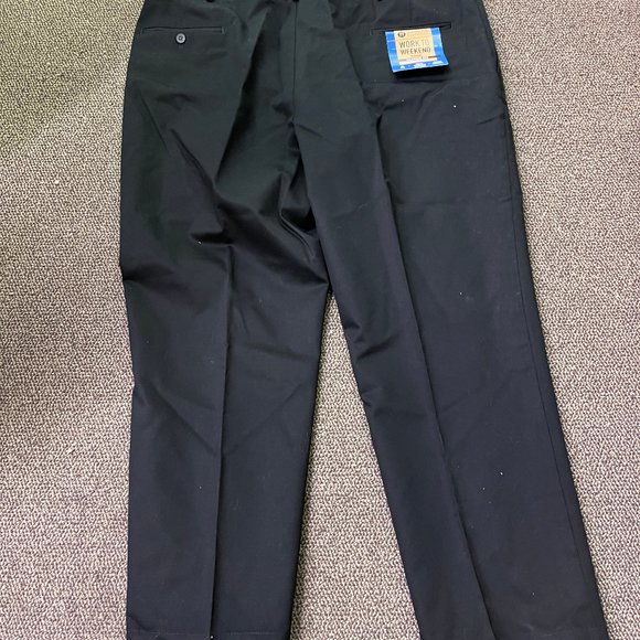 Mens Haggar Classic Fit Khaki Trousers Size 44W - Picture 2 of 5